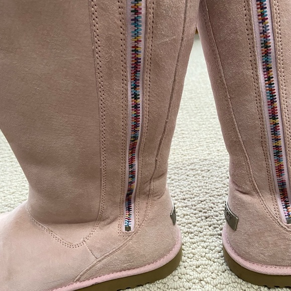 Super rare, never worn rainbow zipper UGG boots - Picture 3 of 13